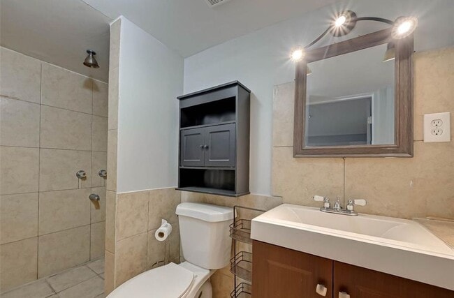 Photo - 13102 Richmond Ave.