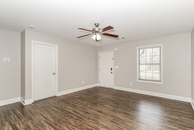 Photo - 141 Colony Park Ln