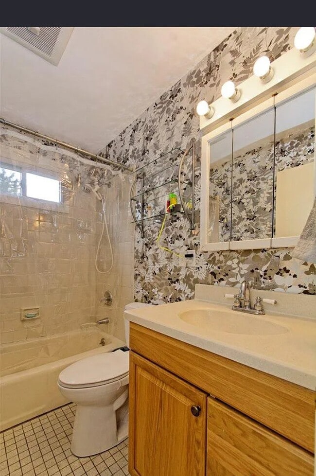 Photo - 1297 Coplon Ave