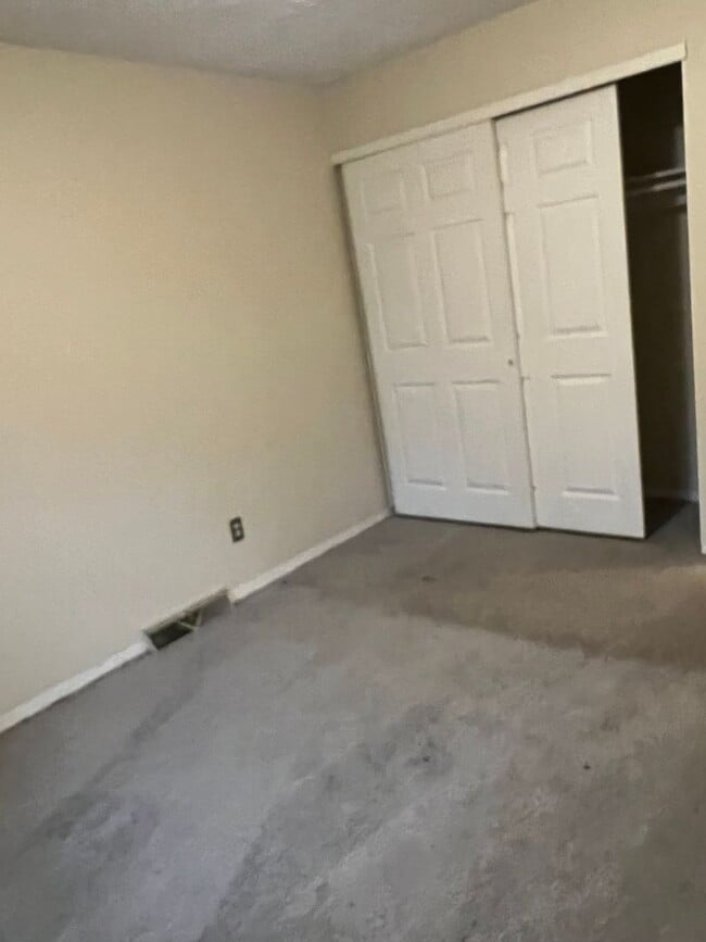 Photo - Great 4-bedroom 2-Bath house for rent in a quiet neighborhood!