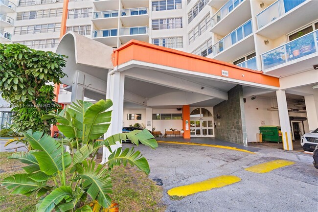 Photo - 1351 NE Miami Gardens Dr Unit 301E