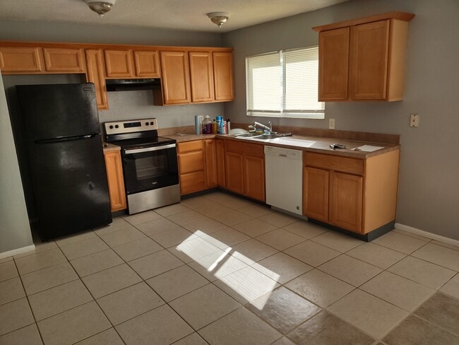 Photo - 399 Manly Ave