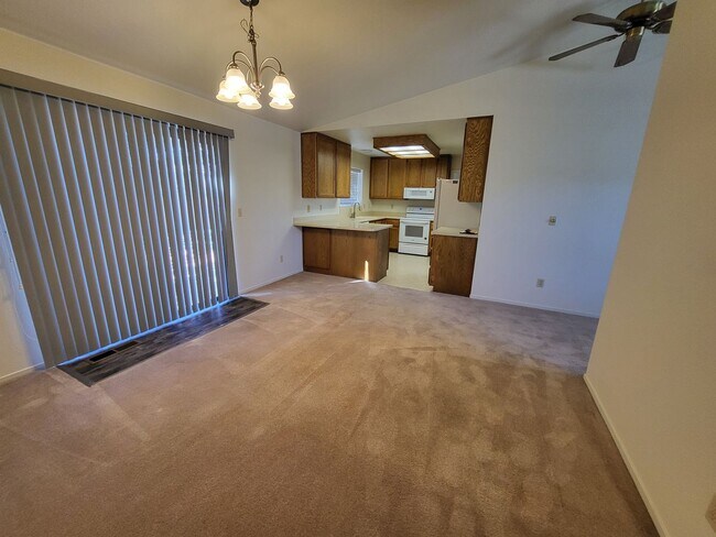 Photo - Pets Welcome! Lovely Corner House- 301 Cor...