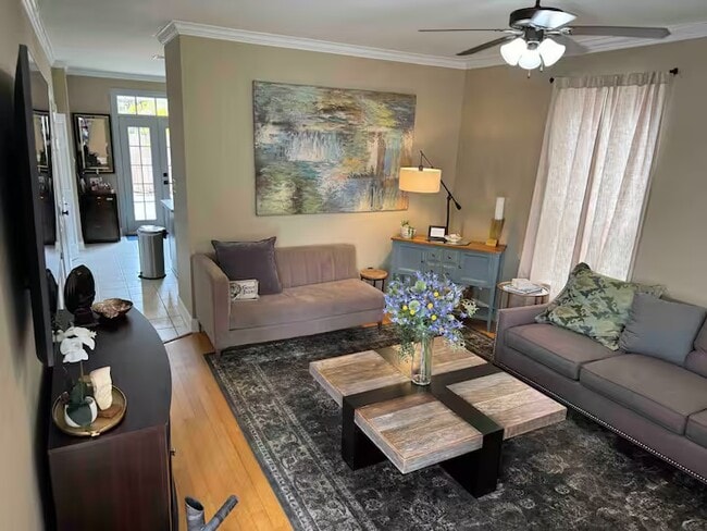 Photo - 2210 Christian St