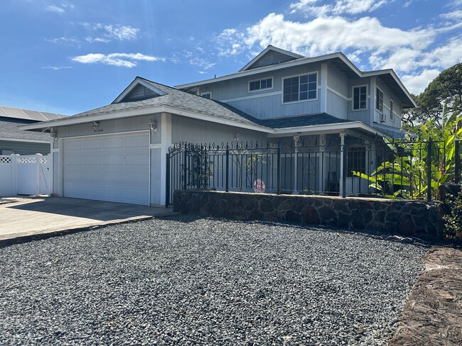 Free Perks, Spacious 4-Bedroom, 3-Bath Home! - Free Perks, Spacious 4-Bedroom, 3-Bath Home!