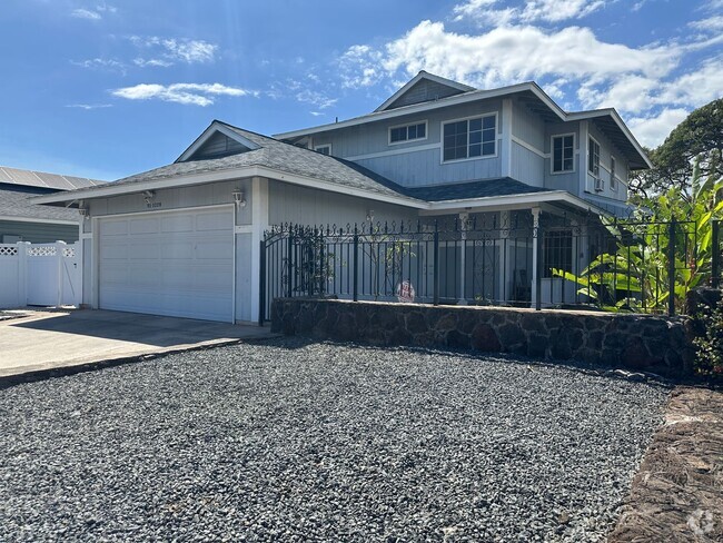 Building Photo - Free Perks, Spacious 4-Bedroom, 3-Bath Home!