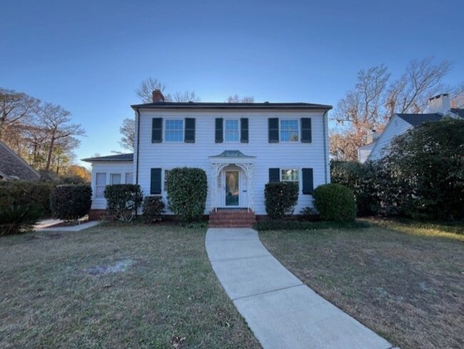 Building Photo - Beautifully Updated House in Forest Hills!