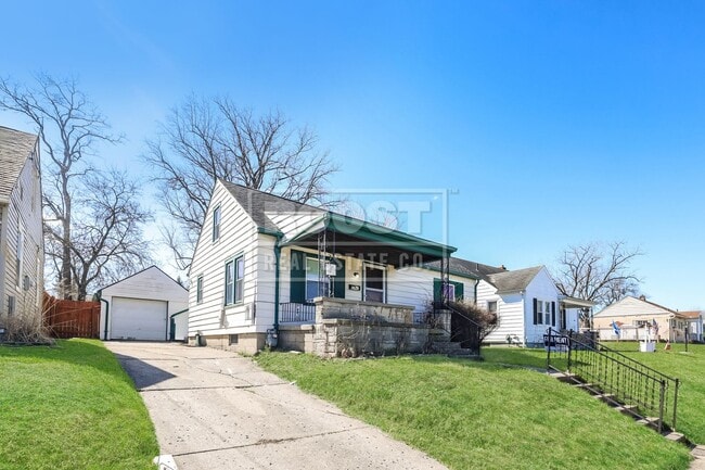 Building Photo - Three bedroom, one bathroom single home in Springfield