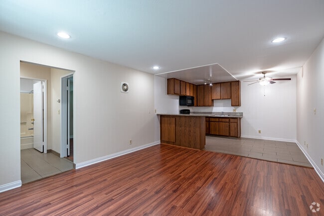 1HAB, 1 BA - Villa Glenoaks Apartments