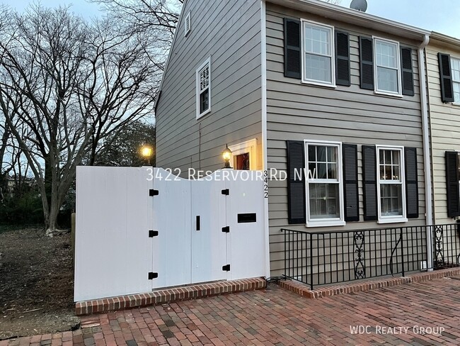 Photo - 3422 Reservoir Rd NW