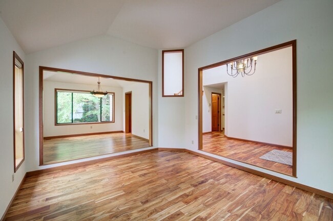 Photo - 5bd/3.5ba Bellevue Home