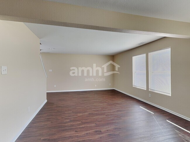 Photo - 8349 Sansa St