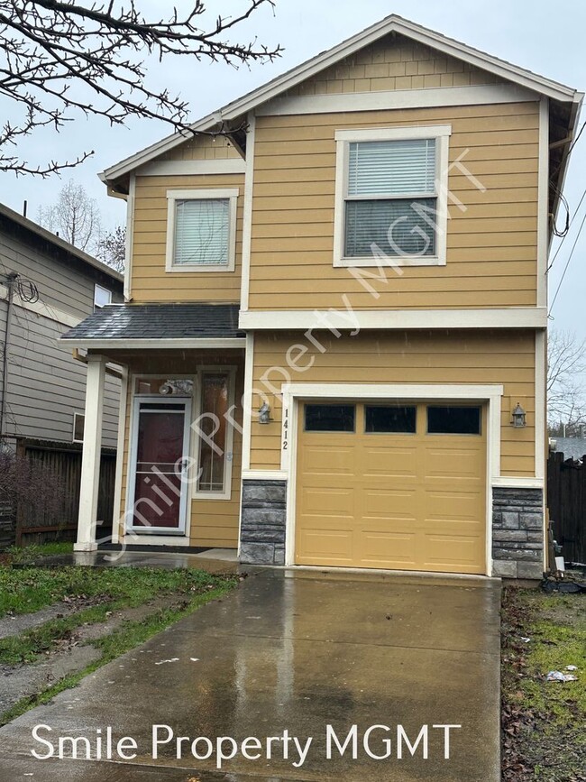 Building Photo - Lovely house with 4 bedrooms and 2.5 bathroom.