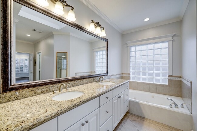 Photo - 14 Greenside Pl