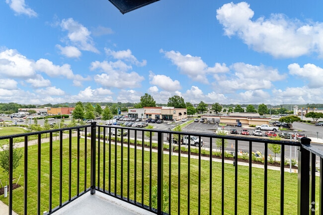 2BR, 2BA - 1,131SF - Balcony