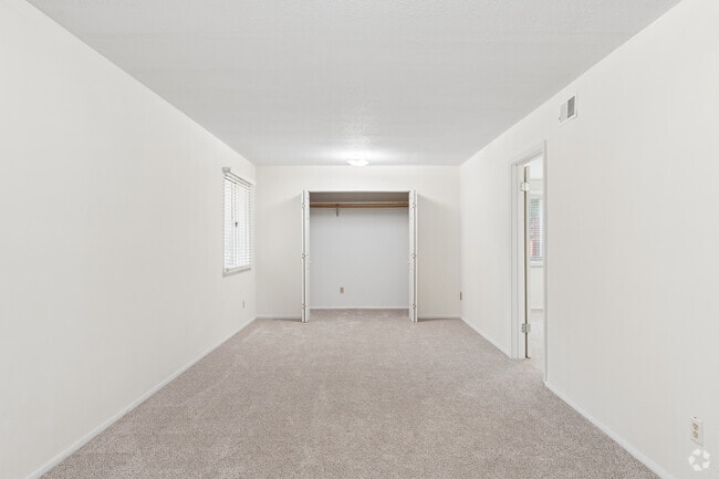 1BR, 1BA - 700SF - Living Room - Montmartre Apartments