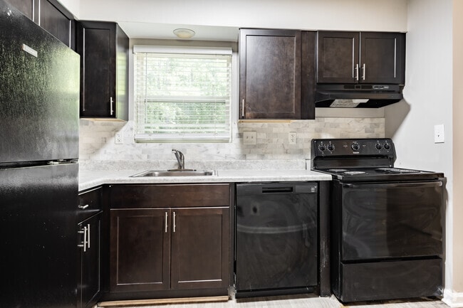 2BR, 2BA - 1298SF