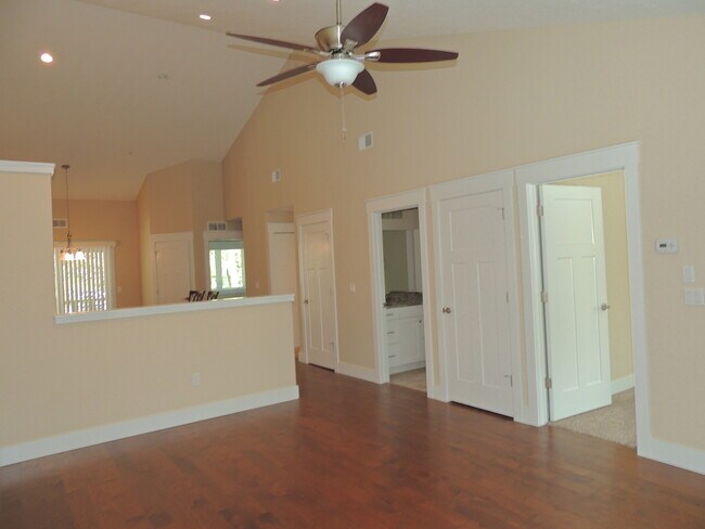 Photo - East Bay Condominiums 2 BR, 2 BA