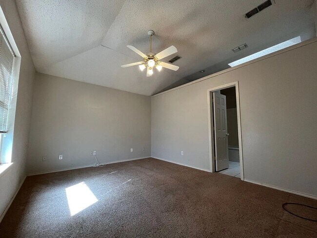 Photo - 3 bedroom 3 bathroom in Frenship ISD!