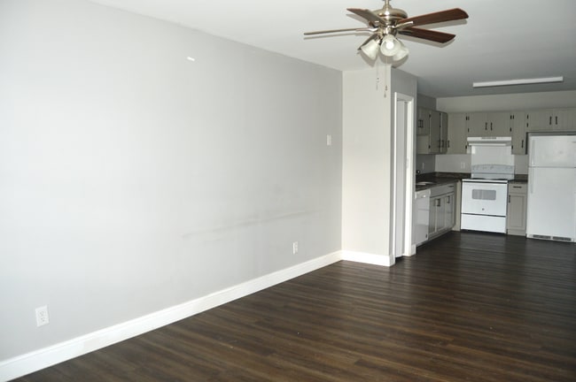 Photo - MORGAN AVE APARTMENTS Unit Apt 4