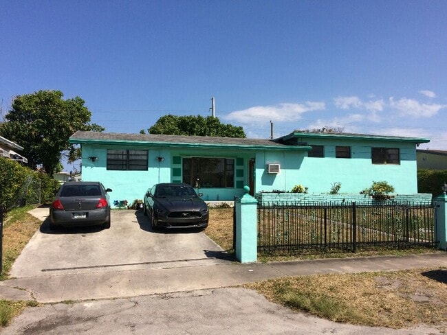 Photo - 19541 NW 7th Ct