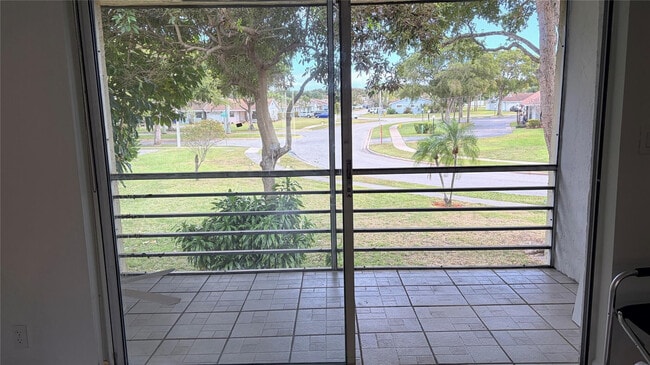 Building Photo - 5515 N Lakewood Cir Unit 122