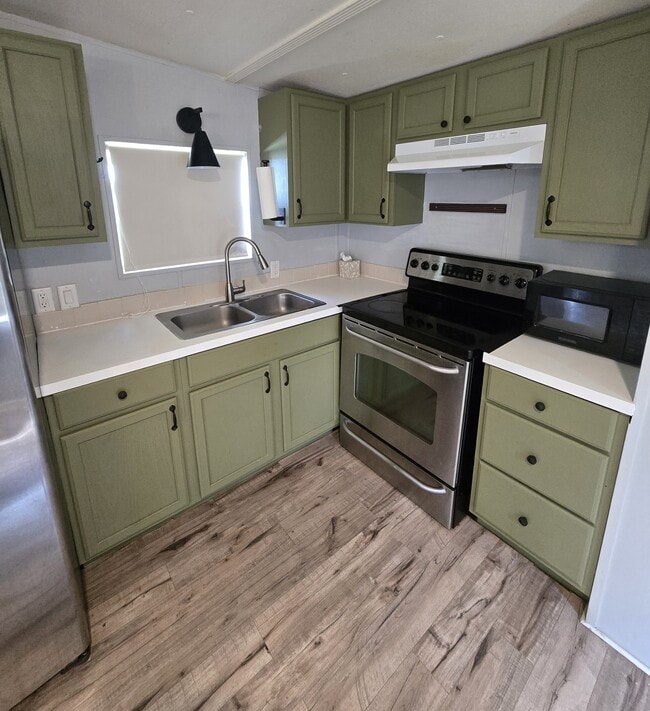 Photo - 8827 Deerwood Dr