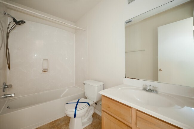 Photo - 5719 Clerkenwell Dr