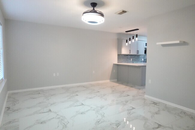 Photo - 2714 Vienna Pl