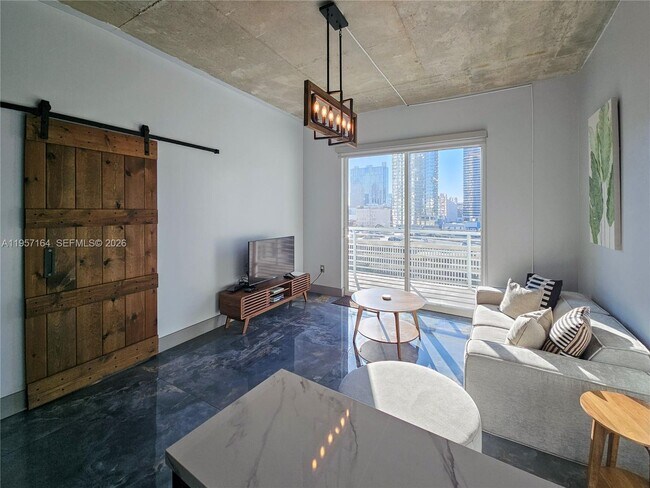 Photo - 234 NE 3rd St Unidad 1003