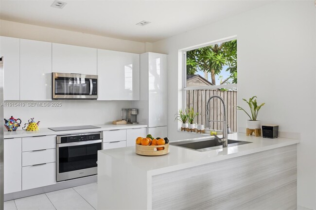 Photo - 16061 NW 24th St