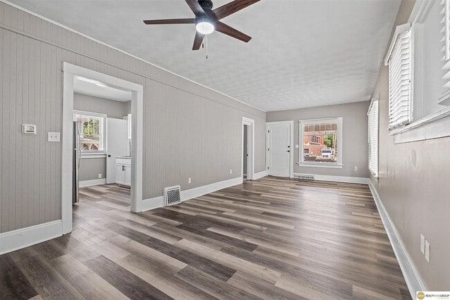Photo - 823 N H St