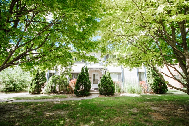 Building Photo - 3048 Carskaddon Ave Unit 3