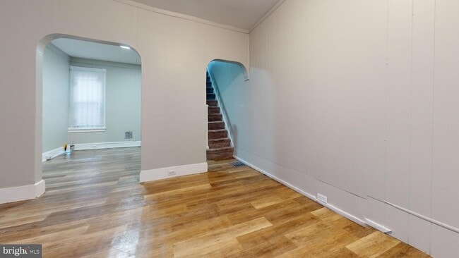 Photo - 5139 Ludlow St