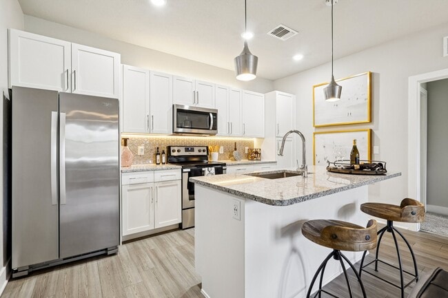 Building Photo - Cortland Reunion