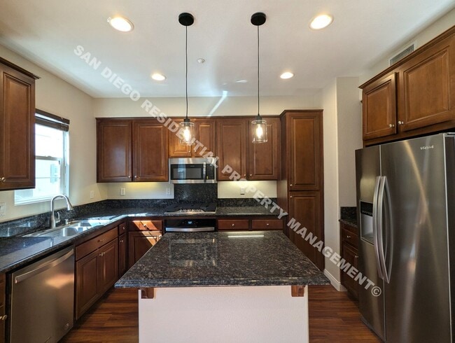 Building Photo - Beautiful San Moritz Townhome - 2 Bedroom ...