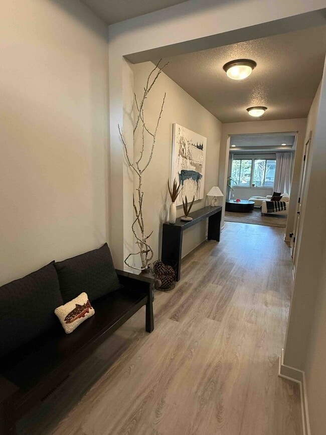 Photo - Immaculate 3-Bedroom Home with Open Layout in Crescent Creek