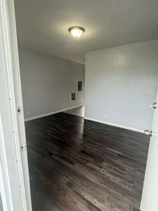 Photo - 1305 W 6th St Unidad 3