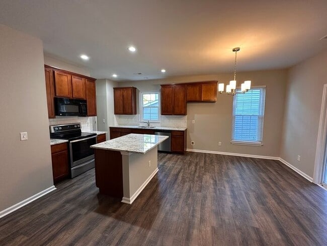 Photo - 4 bedroom 2.5 Bath