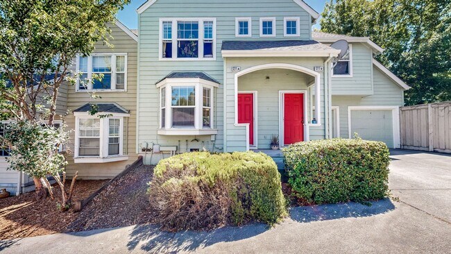 Building Photo - 1211 Hidden Creek Pl Unit A