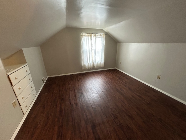 Photo - 190 Andrew Dr