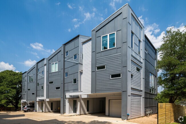 Photo - 1500 Summit St