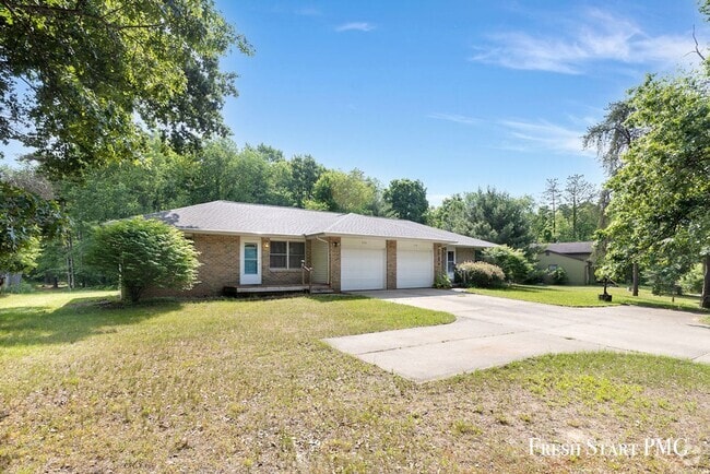Building Photo - 218-220 Pine Ridge Rd Unit 220 Pine Ridge Rd Rental