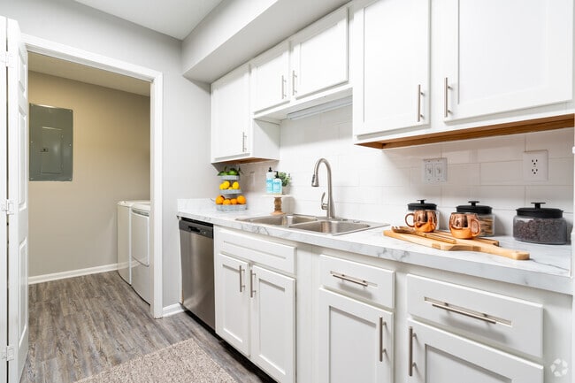 2BR, 2BA