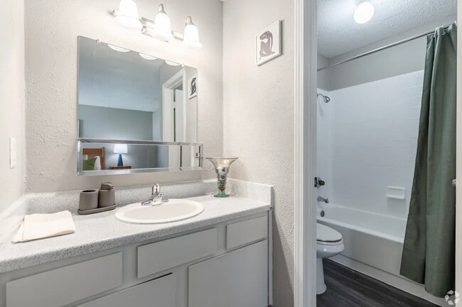 Building Photo - 1000 River Bend Dr Unit A2-1306