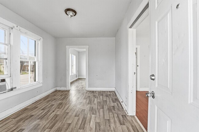 Photo - 2420 Stevens St