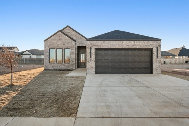 Building Photo - 1415 Farmhouse Ave