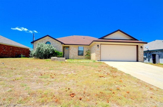 Building Photo - Home In Great Condition