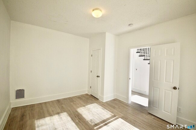 Photo - 270 East Ave