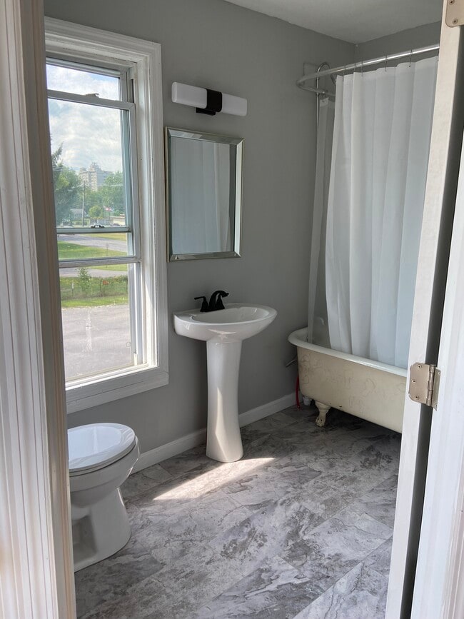 Photo - 15 LLC-97 Boynton Ave. Unidad 4